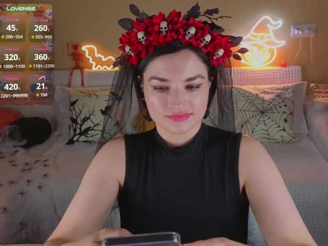 Camilla-One live cam preview