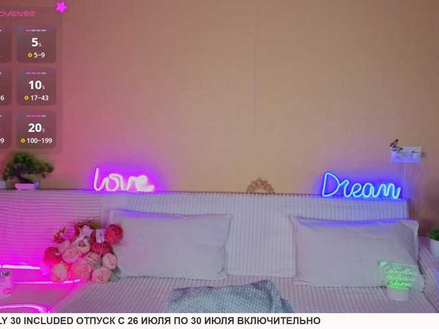 Camilla-One live cam on BongaCams
