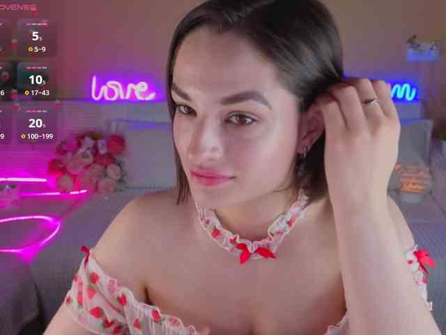 Camilla-One Sex Cam Show