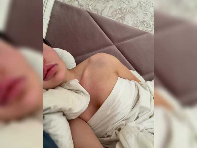 Ekaterina2221 live cam