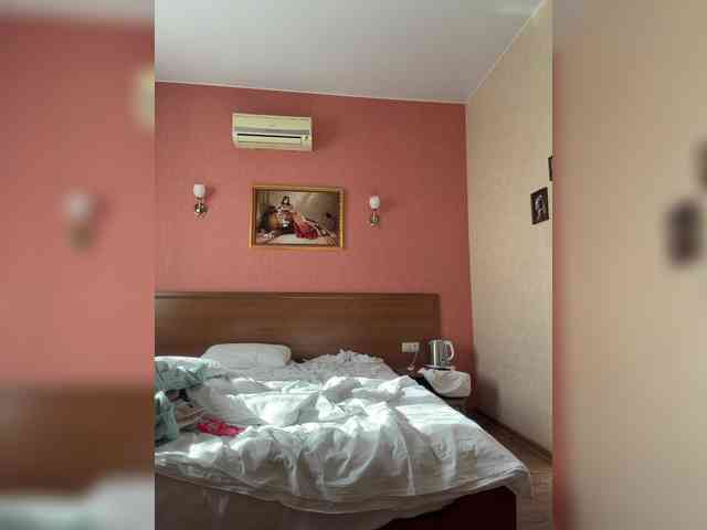ekaterina2221's live room