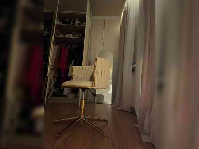 ekaterina2221's live room