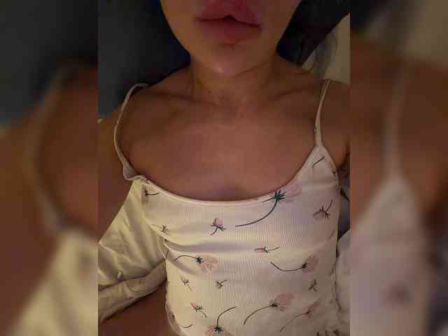 Ekaterina2221 webcam