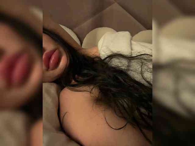 Ekaterina2221 webcam