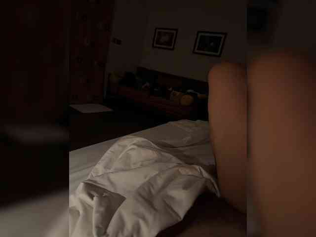 ekaterina2221's live room