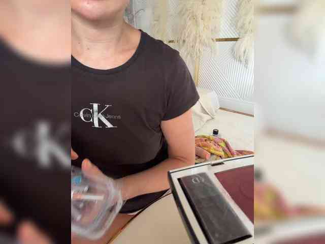 Ekaterina2221 webcam