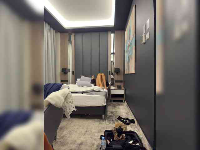 ekaterina2221's live room