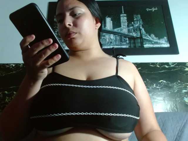 Natural-boobs live cam