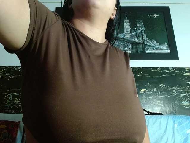 Natural-boobs live cam on BongaCams