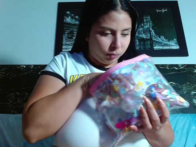 Natural-boobs live cam on BongaCams