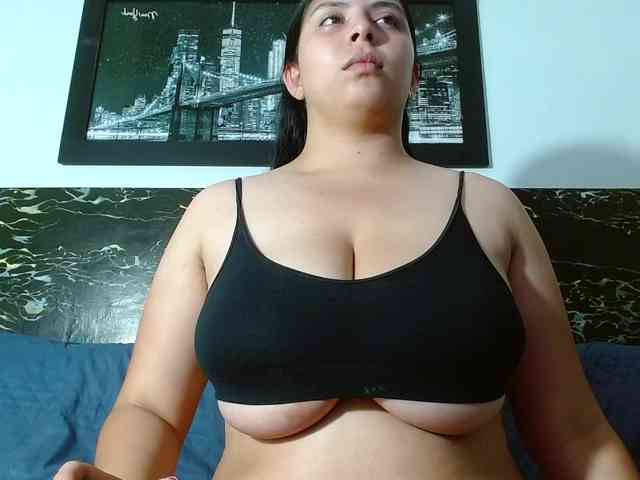 Natural-boobs webcam