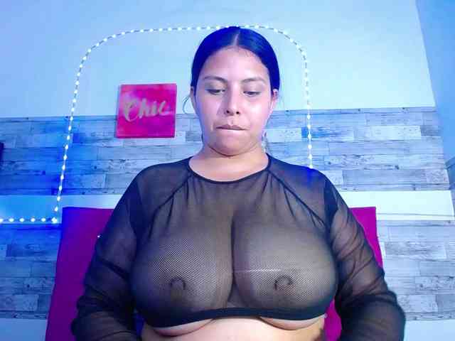 Natural-boobs webcam