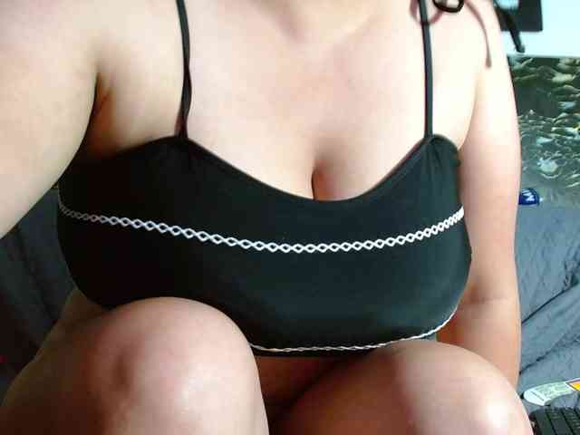 natural-boobs's live room