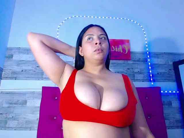 Natural-boobs webcam