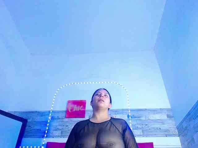 Natural-boobs webcam