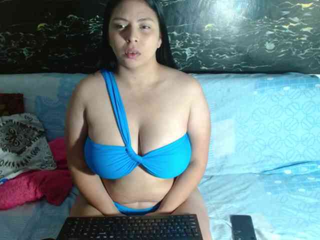 Natural-boobs webcam