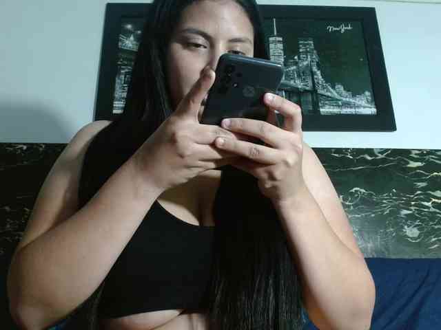 Natural-boobs webcam