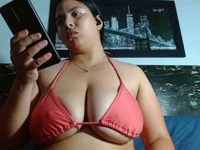 Natural-boobs webcam