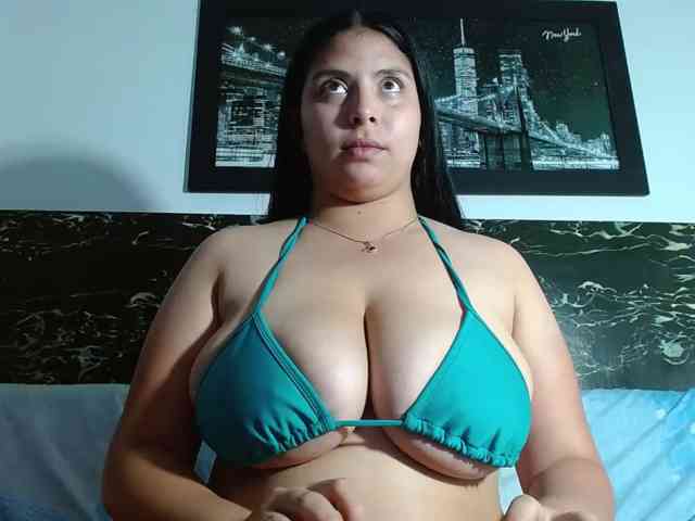 Natural-boobs webcam