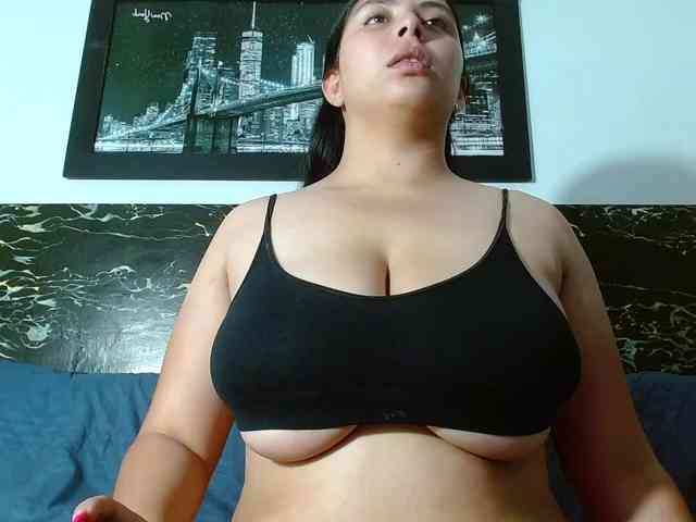 Natural-boobs webcam