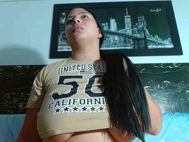 Natural-boobs webcam