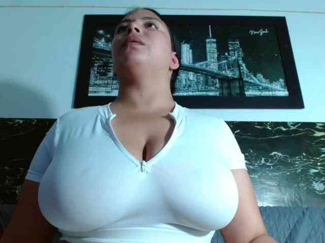Natural-boobs webcam