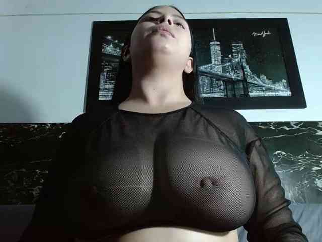 Natural-boobs webcam
