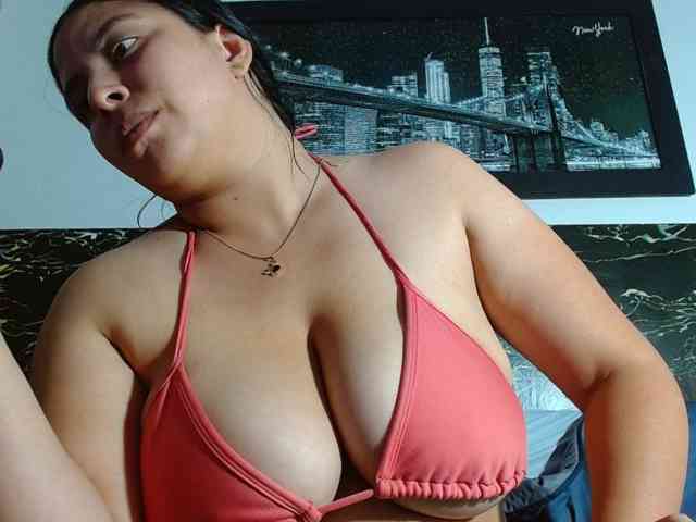Natural-boobs webcam