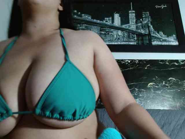 Natural-boobs webcam