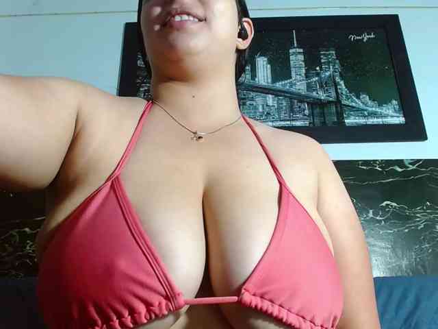 Natural-boobs webcam