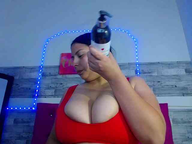Natural-boobs webcam
