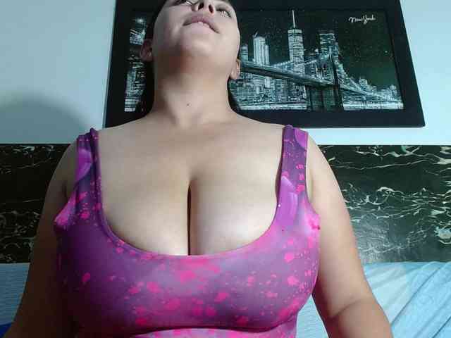 Natural-boobs webcam
