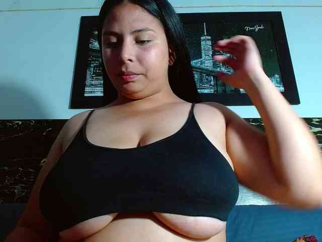 Natural-boobs webcam