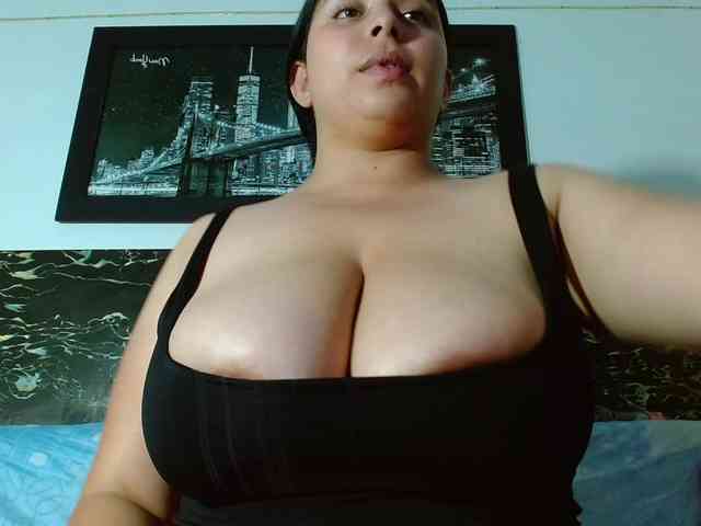 Natural-boobs webcam