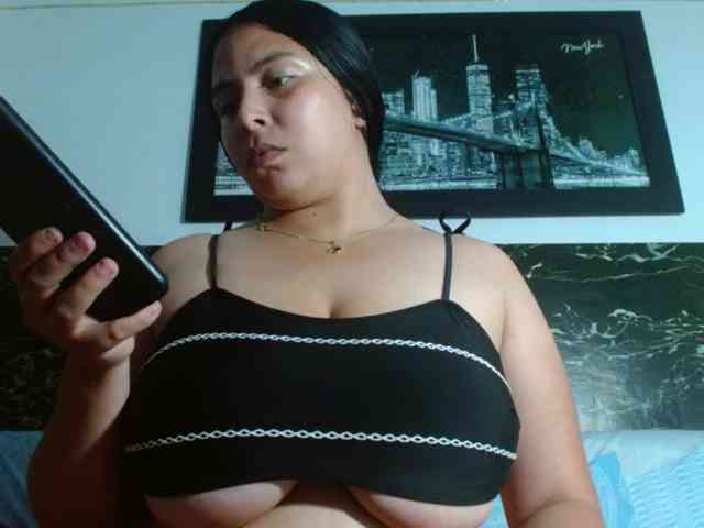 Natural-boobs webcam