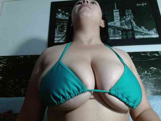 Natural-boobs webcam