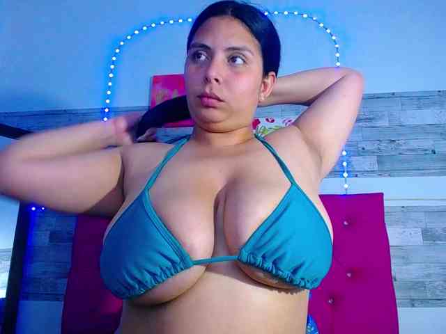 Natural-boobs webcam