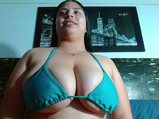Natural-boobs webcam