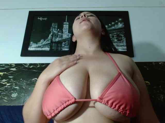 Natural-boobs webcam