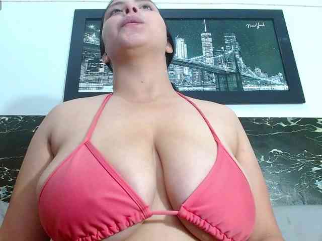 Natural-boobs webcam