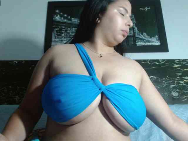 Natural-boobs webcam