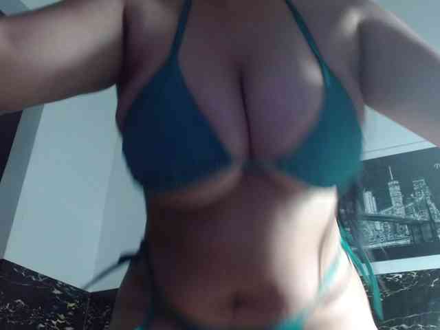 Natural-boobs webcam