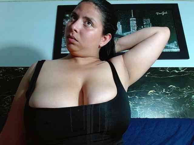 Natural-boobs webcam
