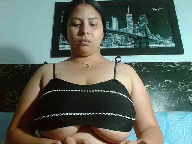 Natural-boobs webcam