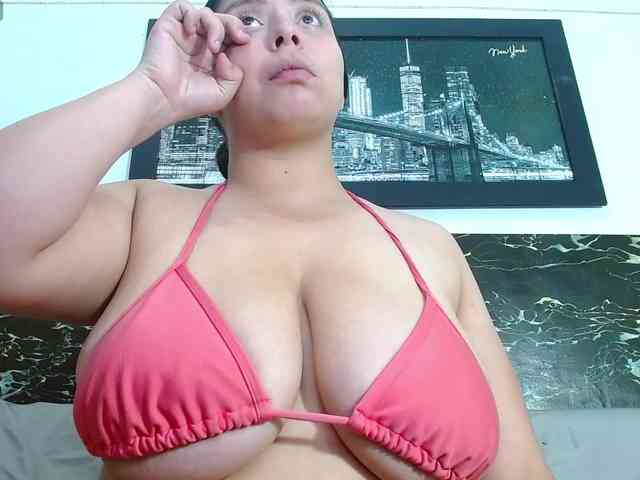 Natural-boobs webcam