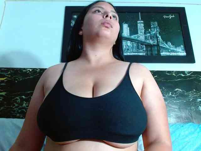 Natural-boobs webcam
