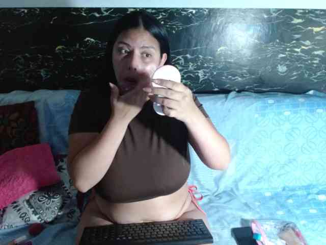 Natural-boobs webcam