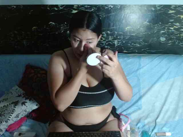 Natural-boobs webcam