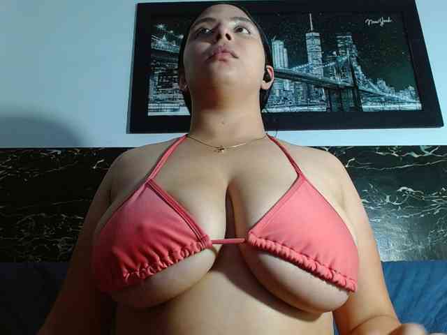 Natural-boobs webcam