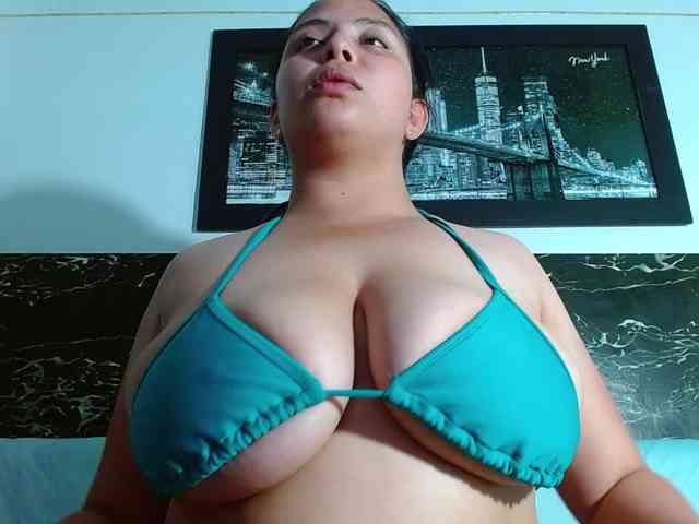 Natural-boobs webcam